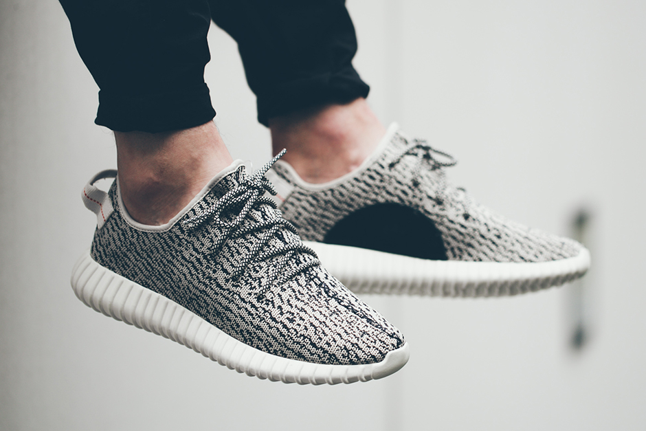 Adidas Yeezy 350 Boost Low On Feet Look 01