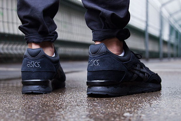 Asics Gel Lyte V Goes All Black 03