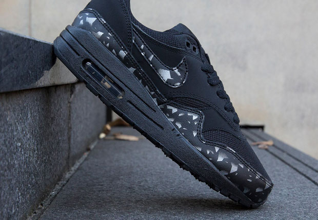 Nike Air Max 1 Gs Graphic Metallic Silver 01