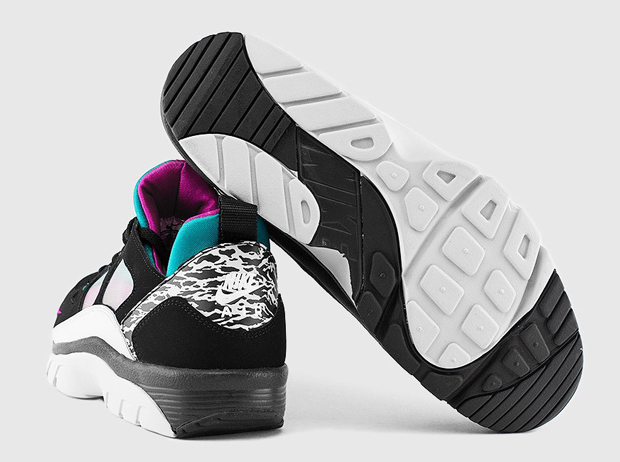 nike-air-trainer-huarache-low-black-pure-platinum-03