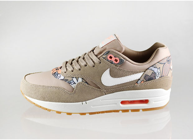 nike-aloha-pack-khaki-tones-05