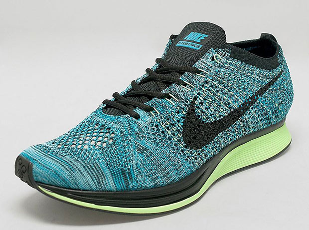 nike-flyknit-blue-lagoon-black-poison-green-03