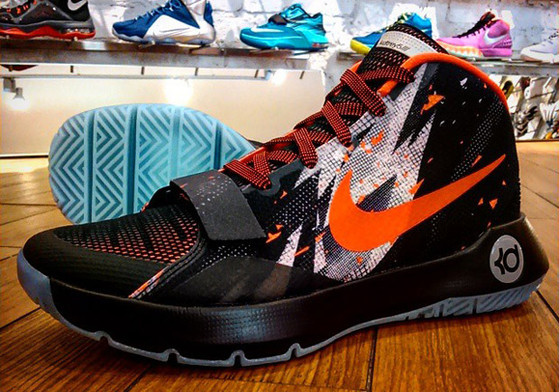 Nike KD Trey 5 III "Thunder Bolt"