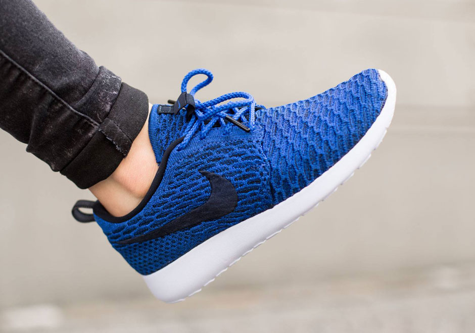 Nike Flyknit Roshe Run "Game Royal"