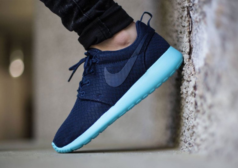 Have You Seen These New Materials On The Nike Roshe Run?