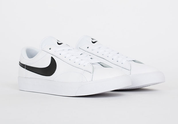 Nike Wmns Air Tennis Classic Ac White Black 2