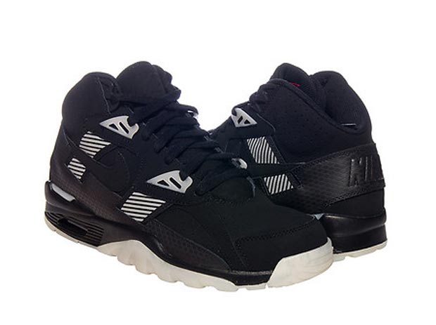 Another Nike Air Trainer Raiders Colorway 02