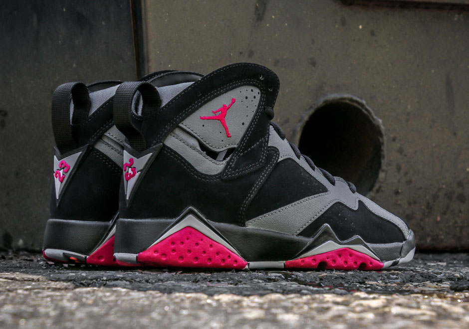 Jordan 7 Retro Fucshia 5