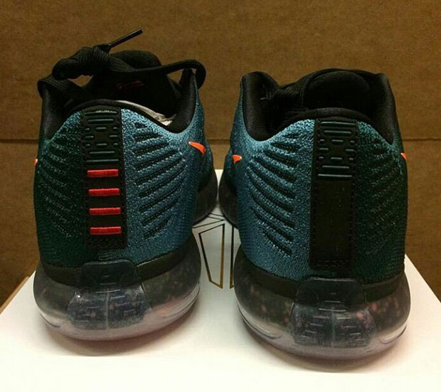 Kobe 10 Elite Low Atomic Teal 1