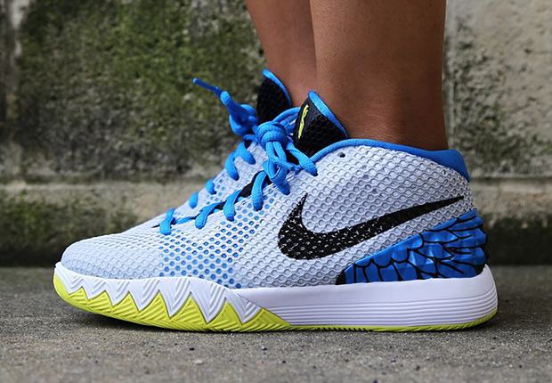 Kyrie 1 Photo Blue Volt