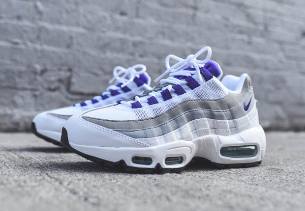One Of The Best OG Nike Colorways For Women Is Back
