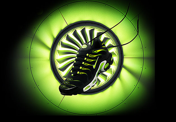 Nike Air Max Plus Black Volt 1