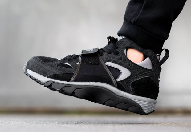 Nike Air Trainer Huarache Black Cool Grey Croc Texture 1