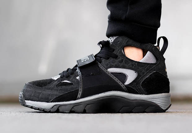 Nike Air Trainer Huarache Black Cool Grey Croc Texture 2