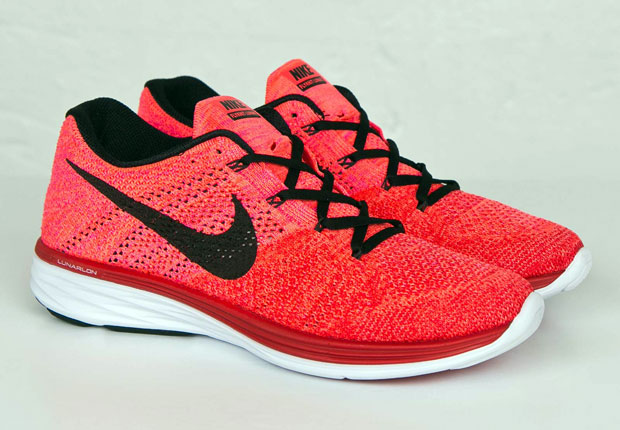 Nike Flyknit Lunar 3 "University Red"