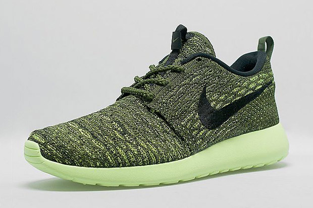 Bright Volt Soles On The Latest Nike Flyknit Roshe Run