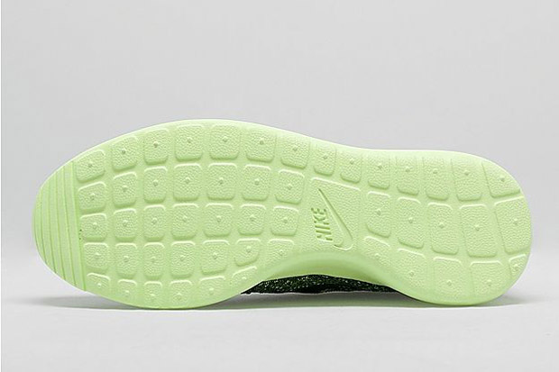 Nike Roshe Run Flyknit Womens Green Envy 03