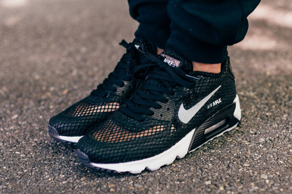 An On-Foot Look At The Nike Air Max 90 Ultra Breeze