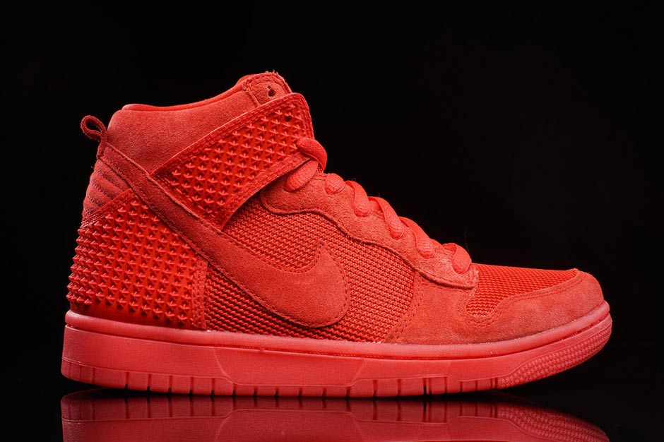 Red October Dunks Still Available 02