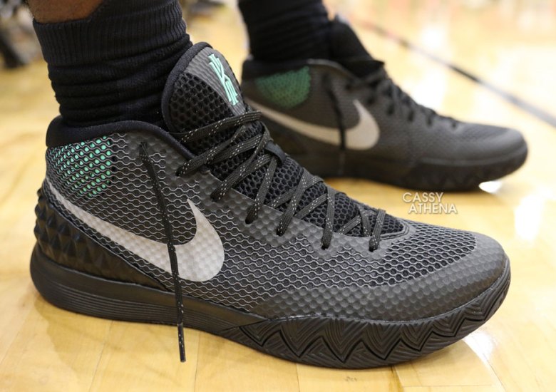 Nike Kyrie 1 “Green Glow”