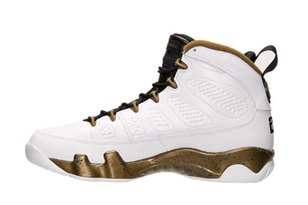 Air Jordan 9 Statue Retail Image Set 02