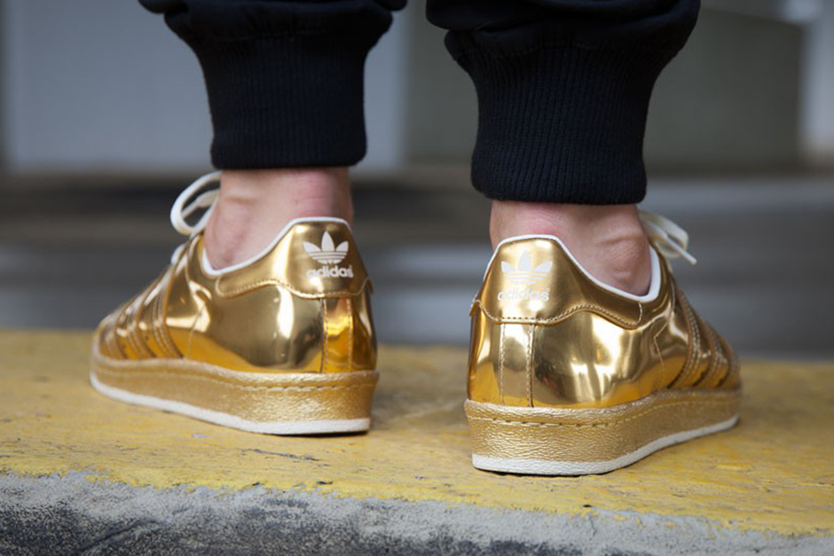 Gold Laden Adidas Superstar 80s 02