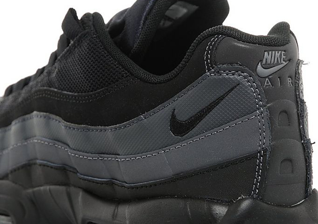Nike Air Max 95 Stealth Mode 06