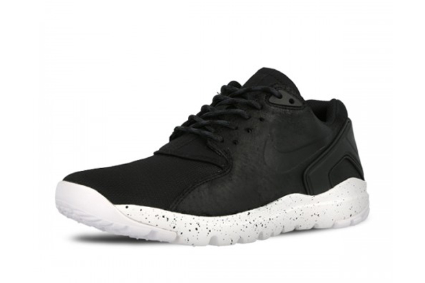 Nike Mobb Ultra Low Black White 01