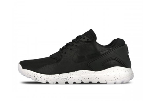 Nike Mobb Ultra Low Black White 02