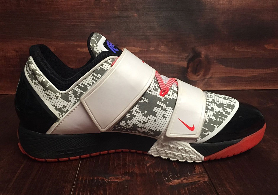 Nike Revis 2 Digi Camo 2