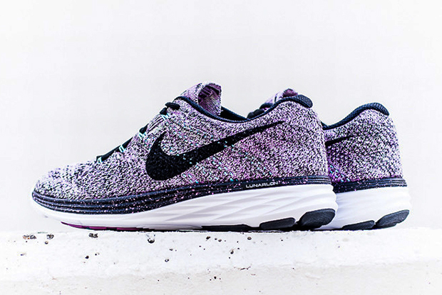 Nike Womens Flyknit Lunar 3 "Fuchsia Glow"