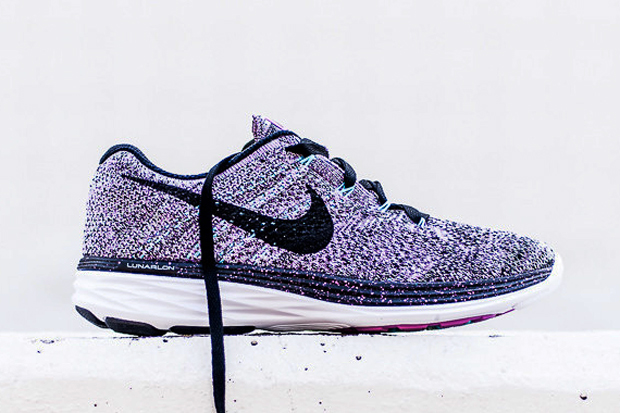 Nike Wmns Flyknit Lunar3 Fuchsia Glow 02