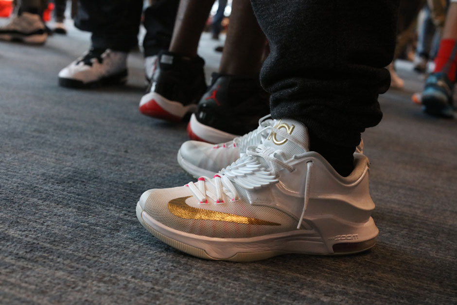 sneaker-con-detroit-august-on-feet-107