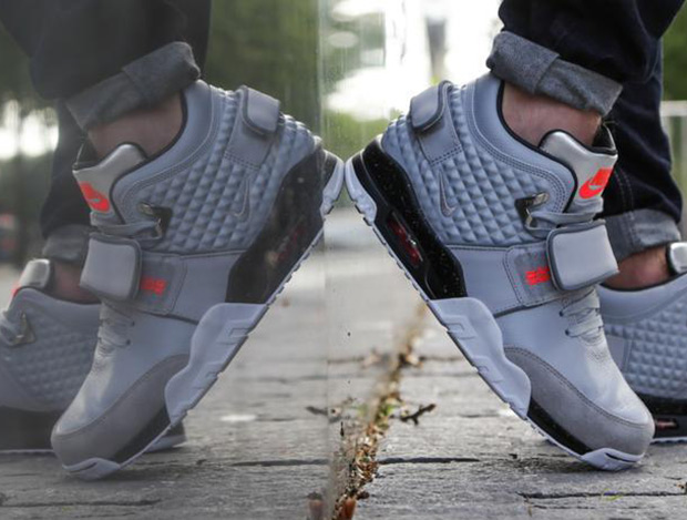 Victor Cruz Nike Air Trainer