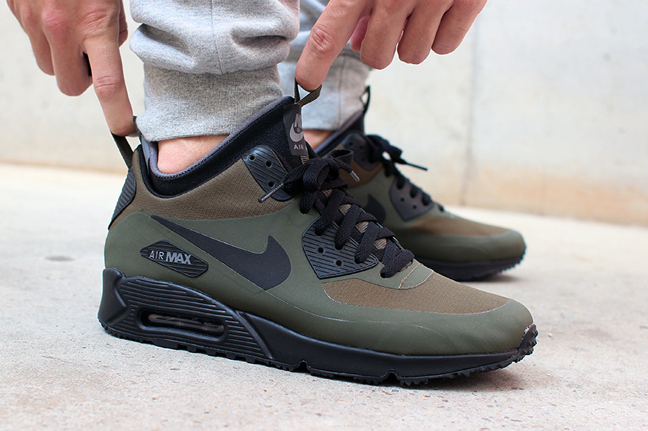 Winterized Air Max 90 Sneakerboot Olive Black 02