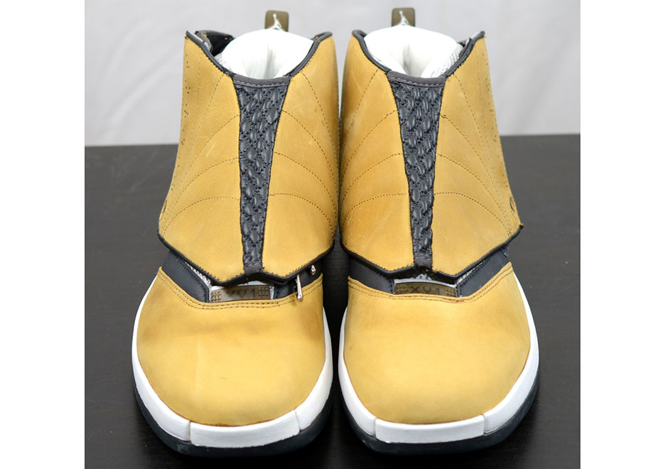 Air Jordan 16 Shroud