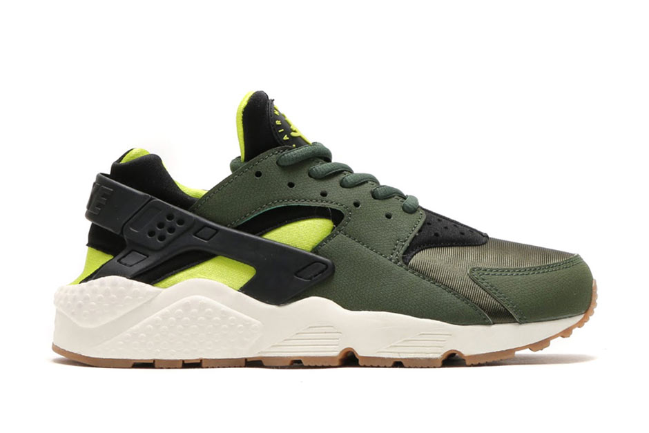 Nike Air Huarache Carbon Green Wmns Exclusive 002