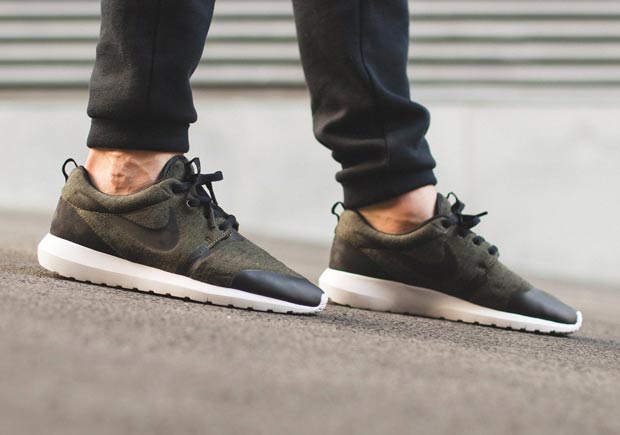 Nike Roshe Run Tech Fleece Cargo Khaki 01