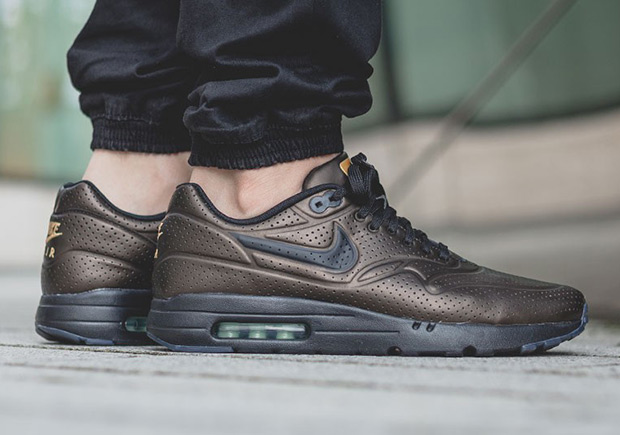 Nike Fortifies The Air Max 1 Ultra Moire With A "Metallic" Finish