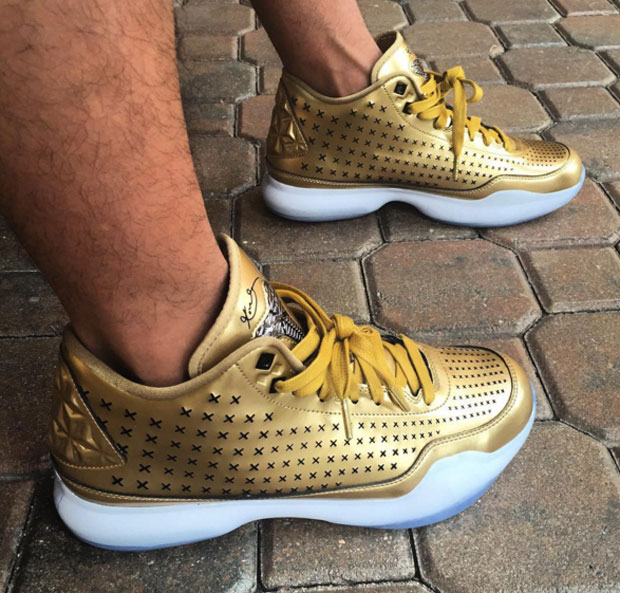 Kobe 10 Ext Mid Gold White 1