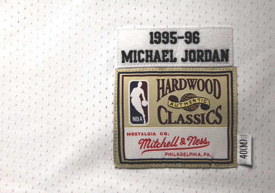 Mitchell Ness Jordan 72 10 Jersey 9