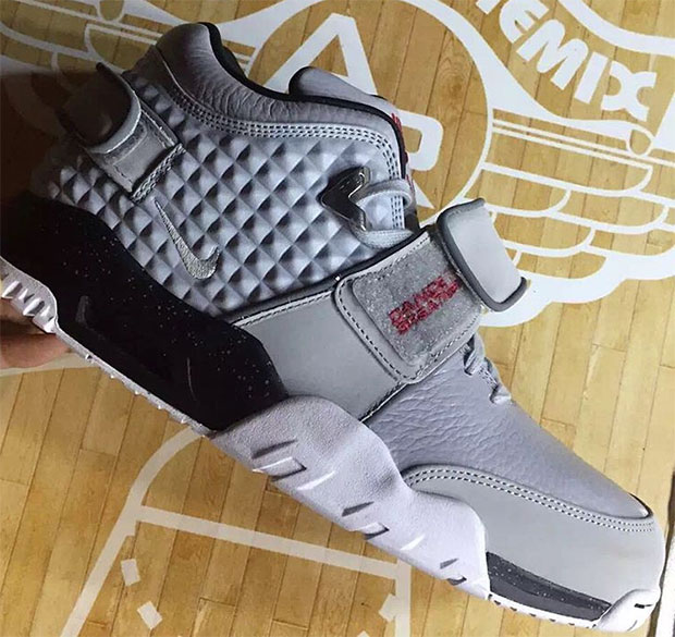 Nike Air Cruz Grey Black Red 1