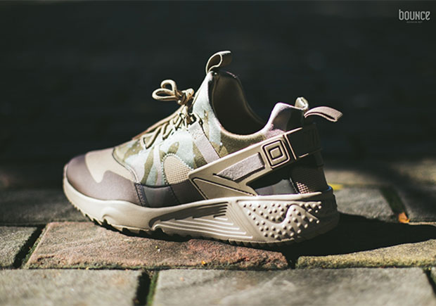 Nike Air Huarache Utility Camo On Foot 3