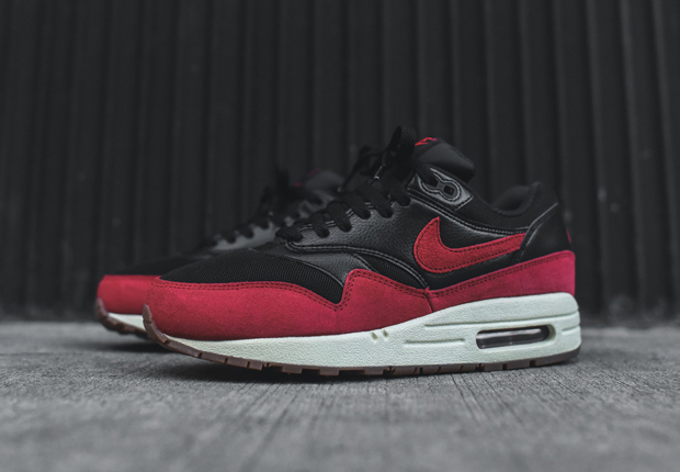 Nike Air Max 1 Gs Bred 01