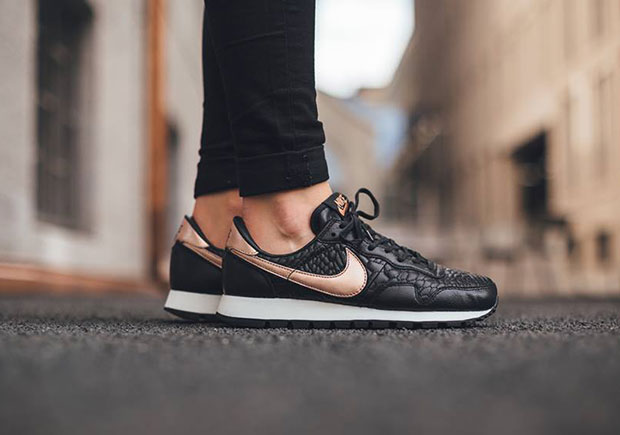 Nike Air Pegasus 83 Rose Gold 1