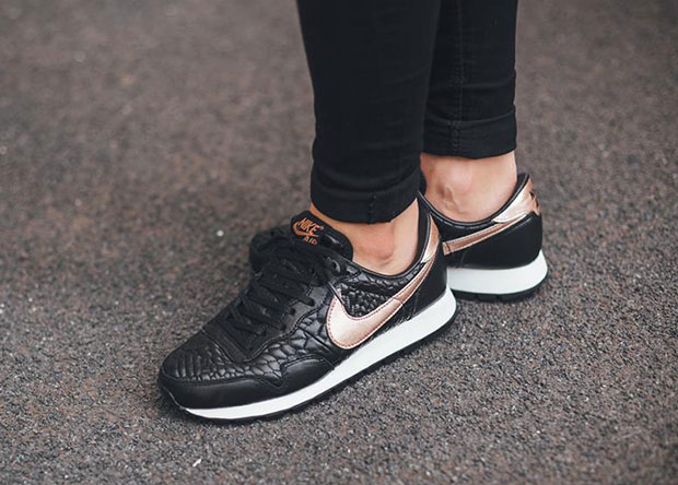 Nike Air Pegasus 83 Rose Gold 2