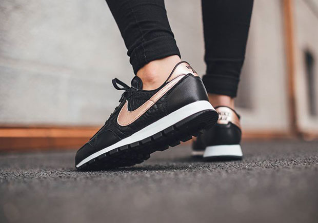 Nike Air Pegasus 83 Rose Gold 3