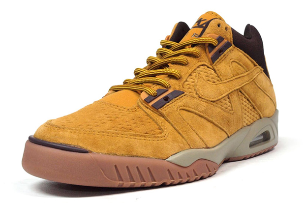 nike-air-tech-challenge-ii-wheat-releasing-03