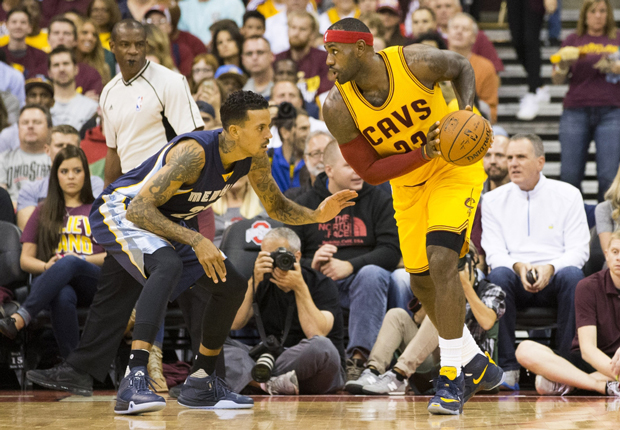 LeBron Debuts New "Alternate" Nike LeBron 13 PE