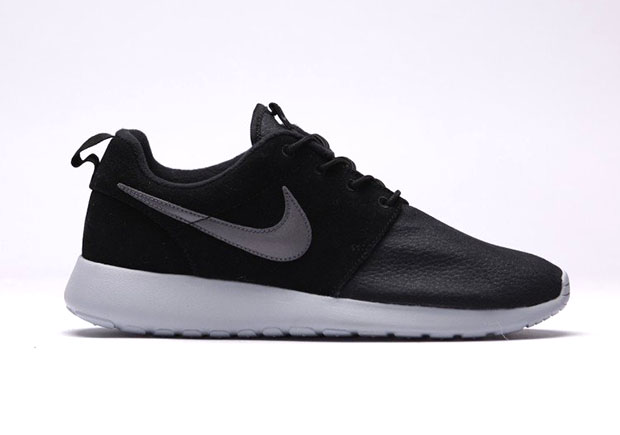 Nike Roshe One Suede Black Dark Grey 1